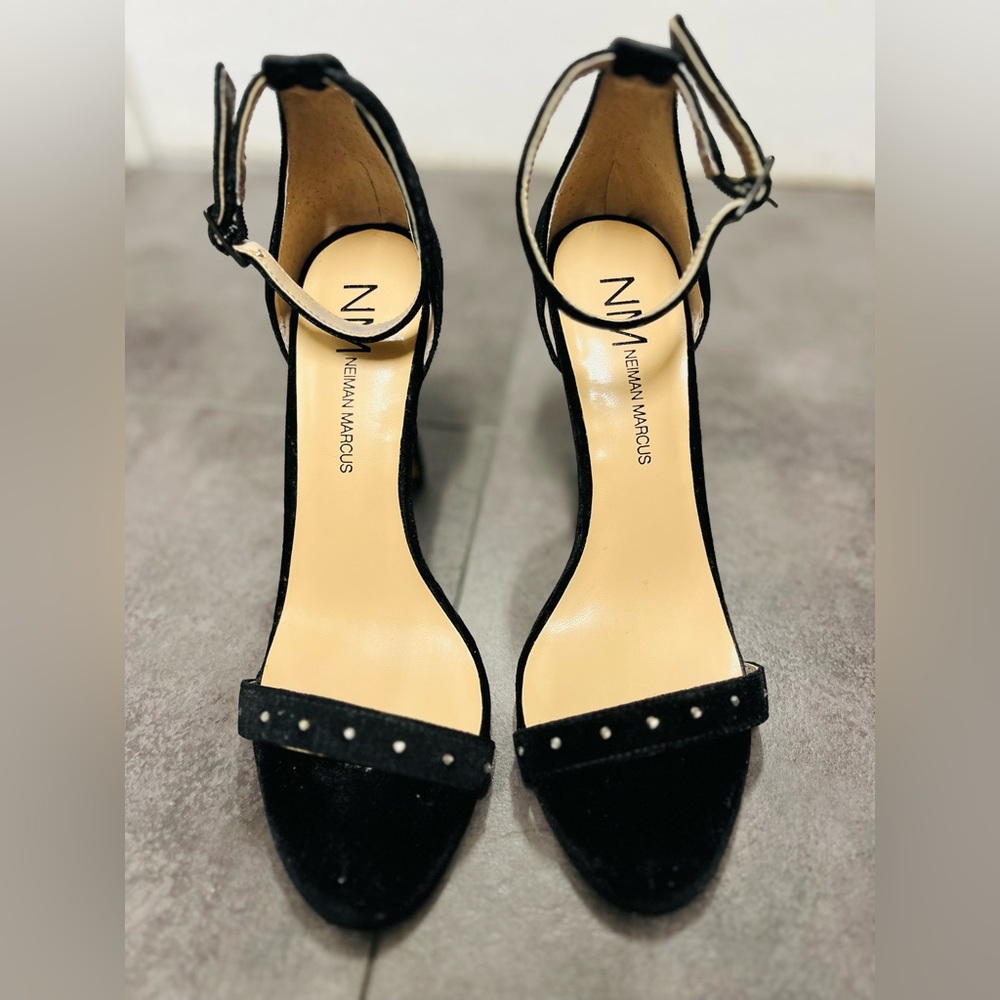 Neuman Marcus Women’s Heels!!!